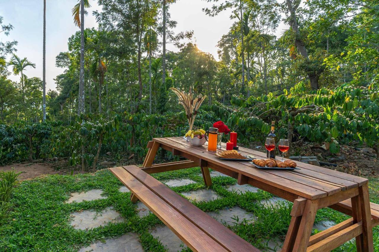 Stayvista At Cicada Chikmagalur 2Bhk Breakfast Included With Amazing View Exteriér fotografie